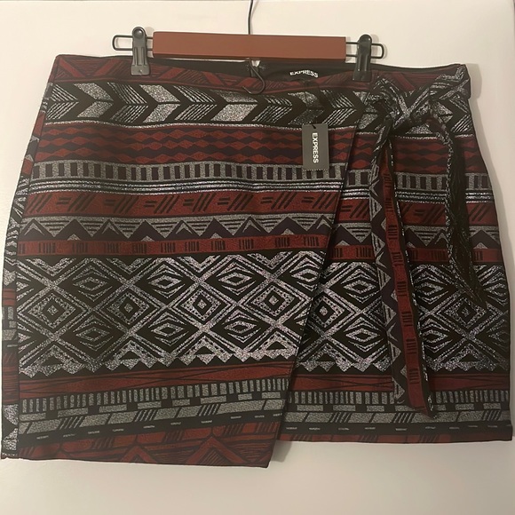Express Metallic Jacquard Wrap Mini Skirt 16 - Picture 2 of 3